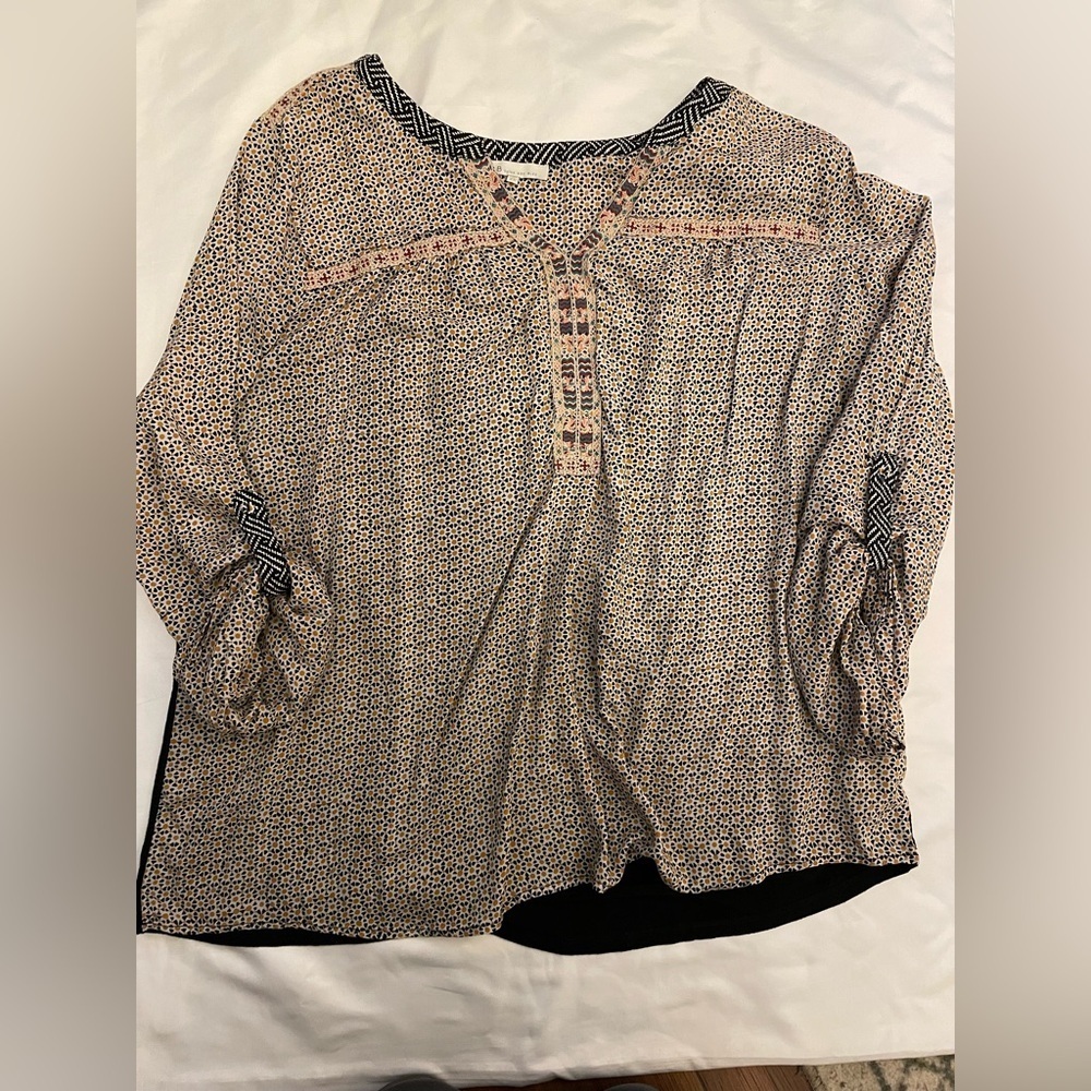 B skies are blue size 2X abstract blouse